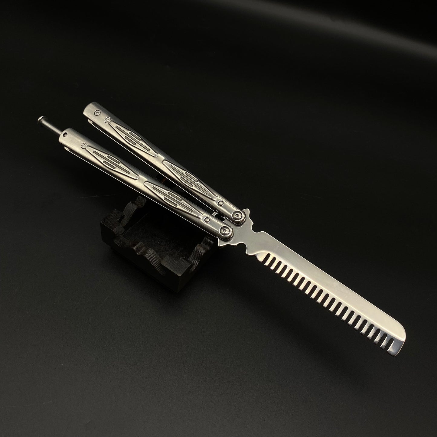 Yoru Comb Shaped Butterfly Knife