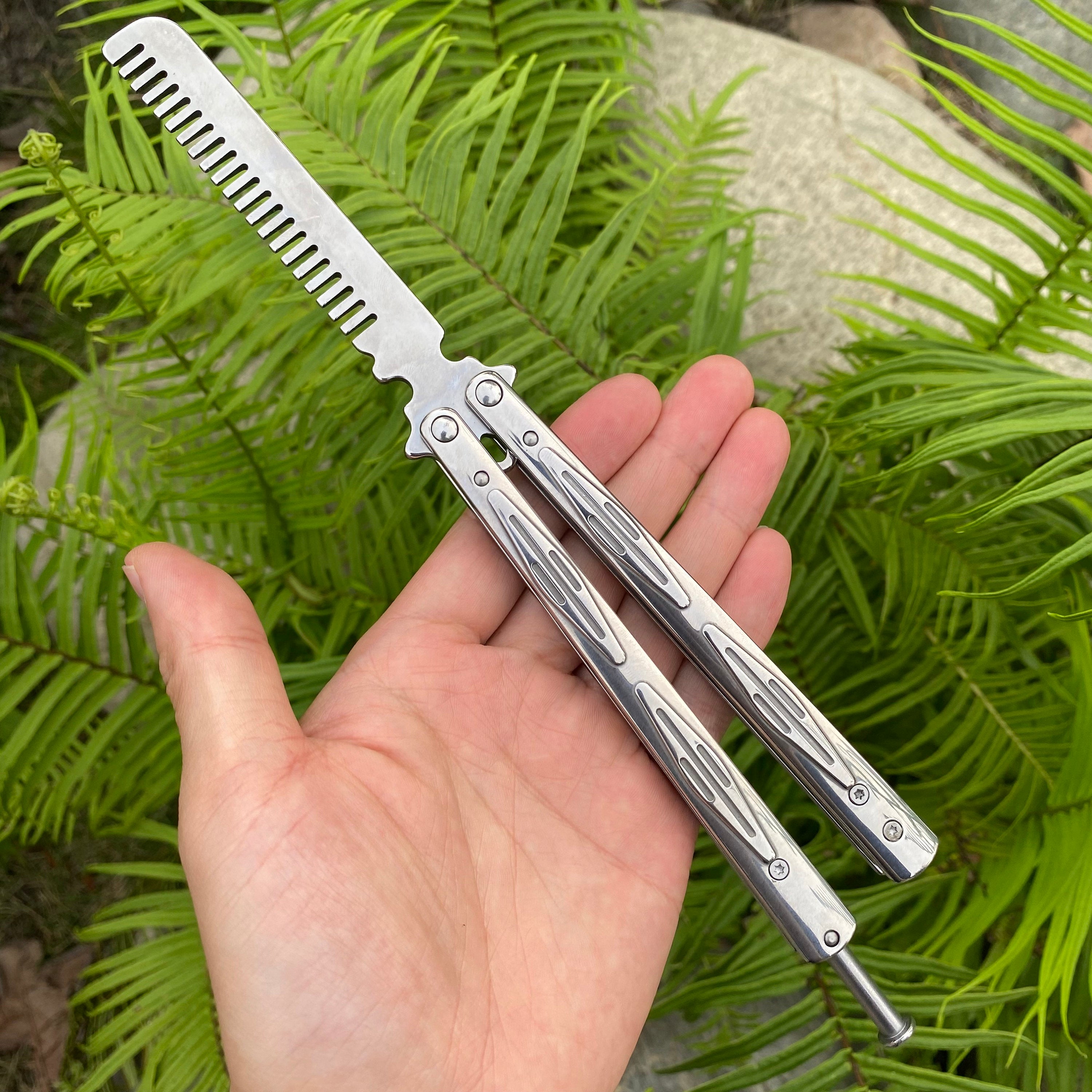 Yoru Comb Shaped Butterfly Knife