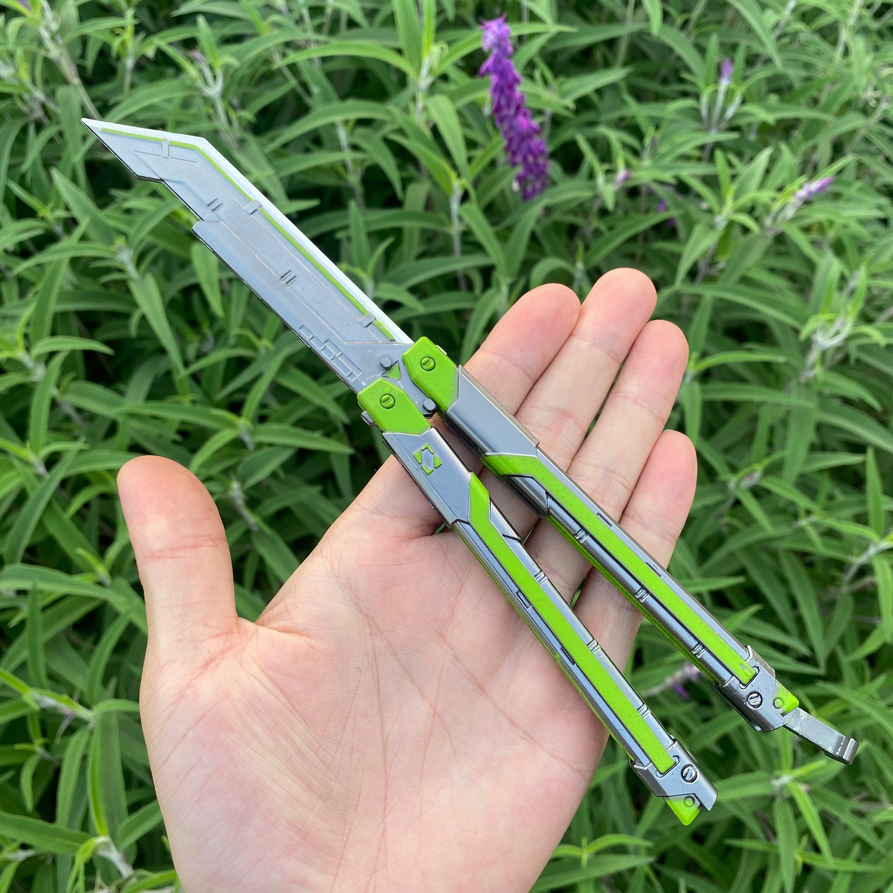 Luminesce Vert Butterfly Knife